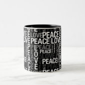 Liebe-Friedenstypographie Zweifarbige Tasse (Mittel)