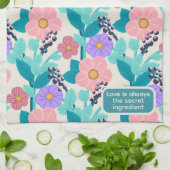 Liebe Geheimzutat Pastell Blumenmuster Geschirrtuch (Gefaltet)