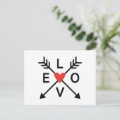 Liebe, gekreuzte Pfeile mit rotem Herzen Postkarte (Stehend Vorderseite)