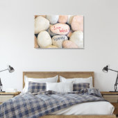 Liebe gewinnt auf Steinen Leinwanddruck (Insitu (Schlafzimmer))