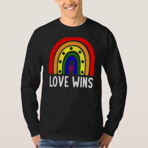 Liebe gewinnt Boho Rainbow Peace Sign Pride Lesbia T-Shirt
