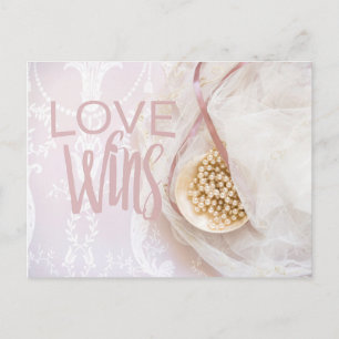 Liebe gewinnt Bridal Lace und Pearls Wedding Postkarte