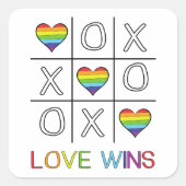 Liebe gewinnt die Herzen des Regenbogen-Gay Pride  Quadratischer Aufkleber (Vorderseite)