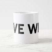 Liebe gewinnt - Große Tasse (Vorderseite)
