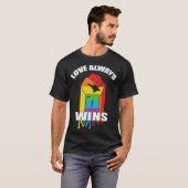 Liebe gewinnt immer Gay LGBT T-Shirt (Vorne ganz)