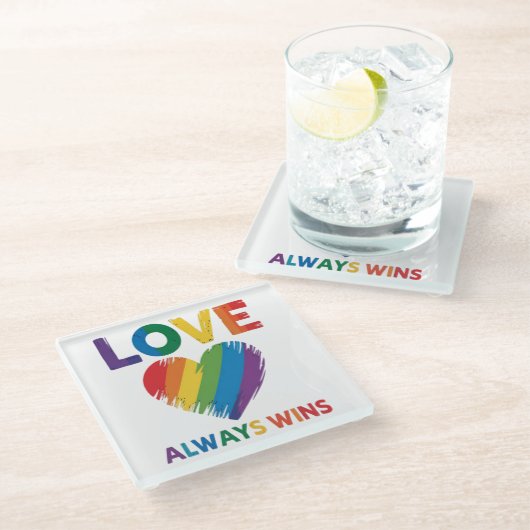 Liebe Gewinnt Immer LGBT Glasuntersetzer (Schrägansicht)
