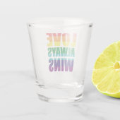 Liebe gewinnt immer schnapsglas (Rückseite)