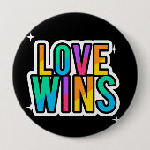 Liebe gewinnt. LGBTQ+Pride Regenbogen. Button (Vorderseite)