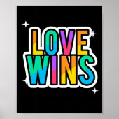 Liebe gewinnt. LGBTQ+Pride Regenbogen. Poster (Vorne)