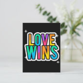 Liebe gewinnt. LGBTQ+Pride Regenbogen. Postkarte (Stehend Vorderseite)