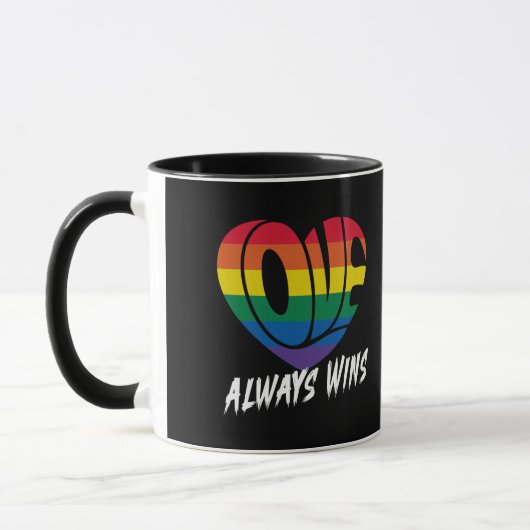 Liebe gewinnt LGBTQ-Stolz Tasse (Links)