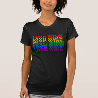 Liebe gewinnt Regenbogen T-Shirt