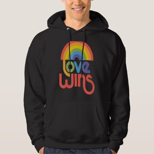 Liebe gewinnt Regenbogenfarbe Typografie Hoodie (Vorderseite)