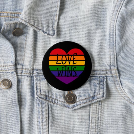 Liebe gewinnt Regenbogenherz Button (Beispiel)