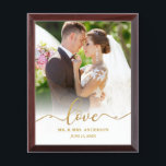 Liebe Gold Script Mr. und Mrs. Wedding Foto Plaque Awardplakette<br><div class="desc">Liebe Elegant Gold Script Mr. und Mrs. Wedding Foto</div>