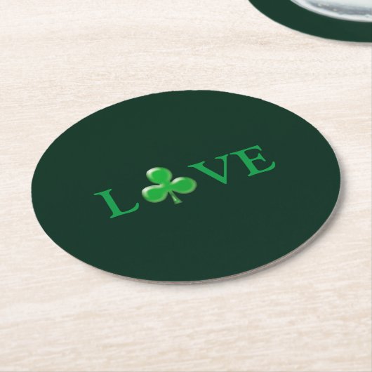 Liebe Green Clover moderner St. Patrick's Day Runder Pappuntersetzer (Angewinkelt)