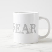 LIEBE größer als FEAR Jumbo-Tasse (Rechts)