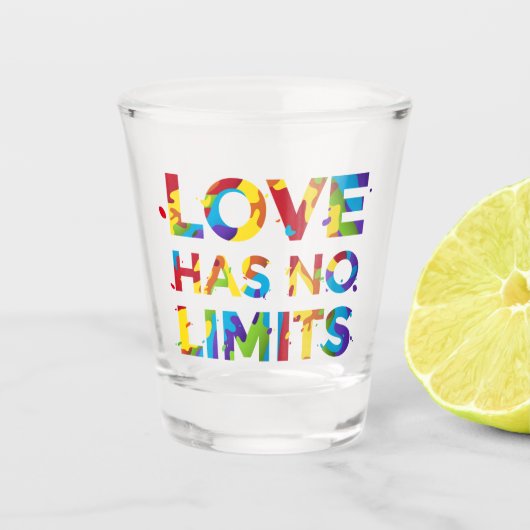 Liebe hat keine Grenzen Schnapsglas (Vorderseite)