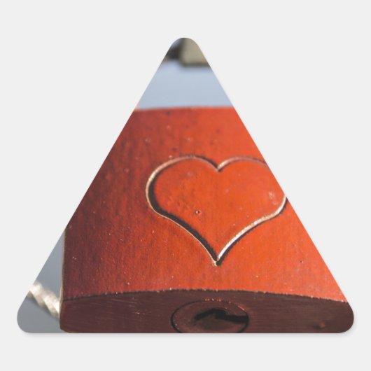Liebe Heart Padlock Dreieckiger Aufkleber (Vorderseite)