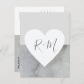 Liebe Herz mit Initialen Hochzeit graue Marmor Ankündigungspostkarte (Vorne/Hinten)