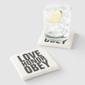 LIEBE HONOR OBEY WEDING GIFT STONE UNTERSETZER (Seitenansicht)