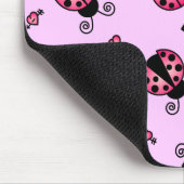 Liebe hört rosa Marienkäfer ab Mousepad (Ecke)