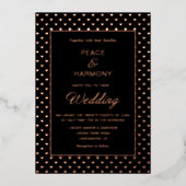 Liebe hört Rose Gold Black Wedding Folieneinladung (Vorderseite)