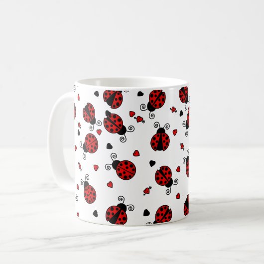 Liebe hört rote Marienkäfer ab Kaffeetasse (Vorderseite Links)