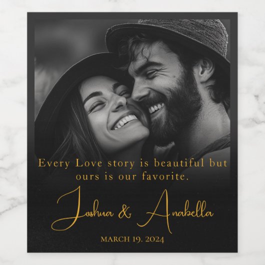 Liebe I glücklich Couple Custom Foto Black and Gol Weinetikett (Einzelnes Label)