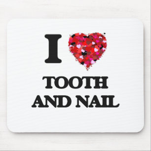 Liebe I Zahn und Nagel Mousepad