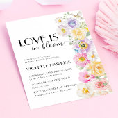 Liebe im blühenden Frühlingsblütenblütenblümchen B Einladung