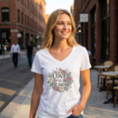 Liebe im Blumendesign T-Shirt