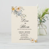 Liebe im blutbotanischen Wildblumen Brautparty Einladung (Stehend Vorderseite)