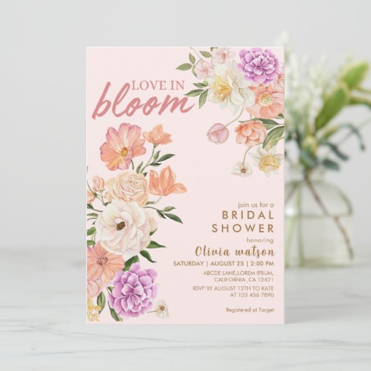 Liebe im blütenblütigen, rosa blühendes Brautparty Einladung (Stehend Vorderseite)