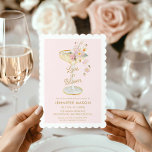 Liebe im Brautparty Bloom Champagne Einladung<br><div class="desc">Lasst uns Liebe 🥂 Unsere Liebe in Bloom Einladungen wird den Ton für Ihre fabelhafte Brautparty feiern Set. Mit prächtigen Blumen und einem üppigen Hintergrund sind diese Einladungen sicher ein Hit. Machen Sie Ihr Party Pop mit diesen atemberaubenden Einladungen. Passende Artikel in unserem Shop Cava Party Design.</div>