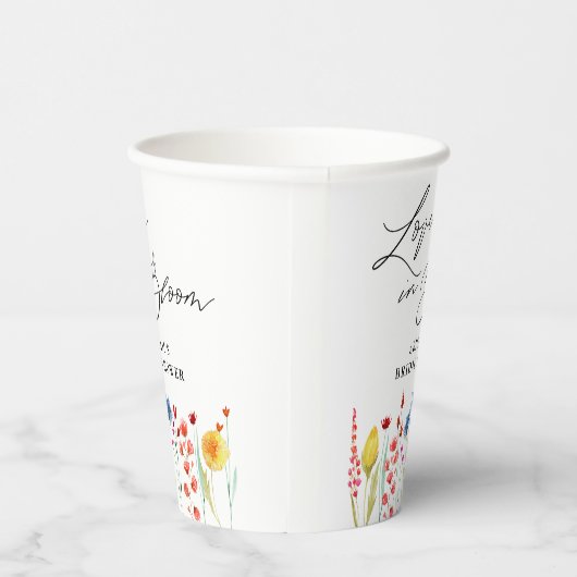 Liebe im Brautparty Wildblume Pappbecher (Rechts)