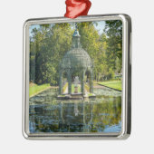 Liebe im Chateau de Chantilly Ornament Aus Metall (Links)