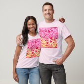 Liebe im dynamischen Farbmuster T-Shirt (Unisex)