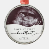 Liebe im Ersten Herzschlag Schwangerschaft Keepake Ornament Aus Metall (Vorne)