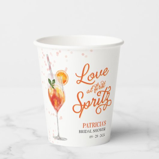 Liebe im ersten Spritz-Brautparty Pappbecher (Vorderseite)