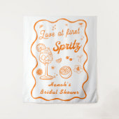 Liebe im ersten Spritz-Brautparty Wandteppich (Vorderseite)