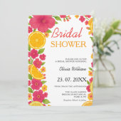 Liebe im ersten Spritz Citrus Orange Brautparty Einladung (Stehend Vorderseite)