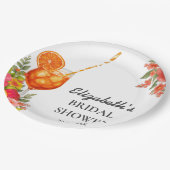 Liebe im ersten Spritz Citrus Orange Brautparty Pappteller (Schrägansicht)