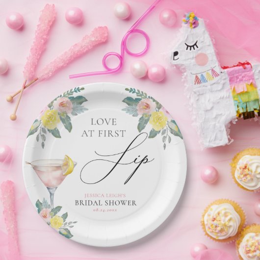 Liebe im First Sip Bright Cocktail Brautparty Pappteller (Party)