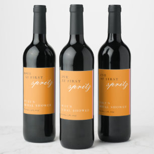 Liebe im First Spritz Modernes Brautparty Weinetikett