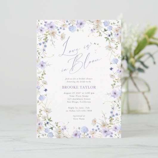 Liebe in Bloom Bloral Lila Green Bridal Show Einladung (Stehend Vorderseite)