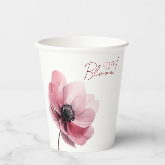 Liebe in blühendem minimalem Brautparty Pappbecher (Vorderseite)