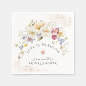 Liebe in blühender Wildblume Rustikales Brautparty Serviette (Vorderseite)