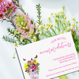 Liebe in blumengeschmückten Hochzeitswohnungen Begleitkarte