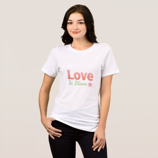 Liebe in Blüte Tri-Blend Shirt (Vorderseite voll)